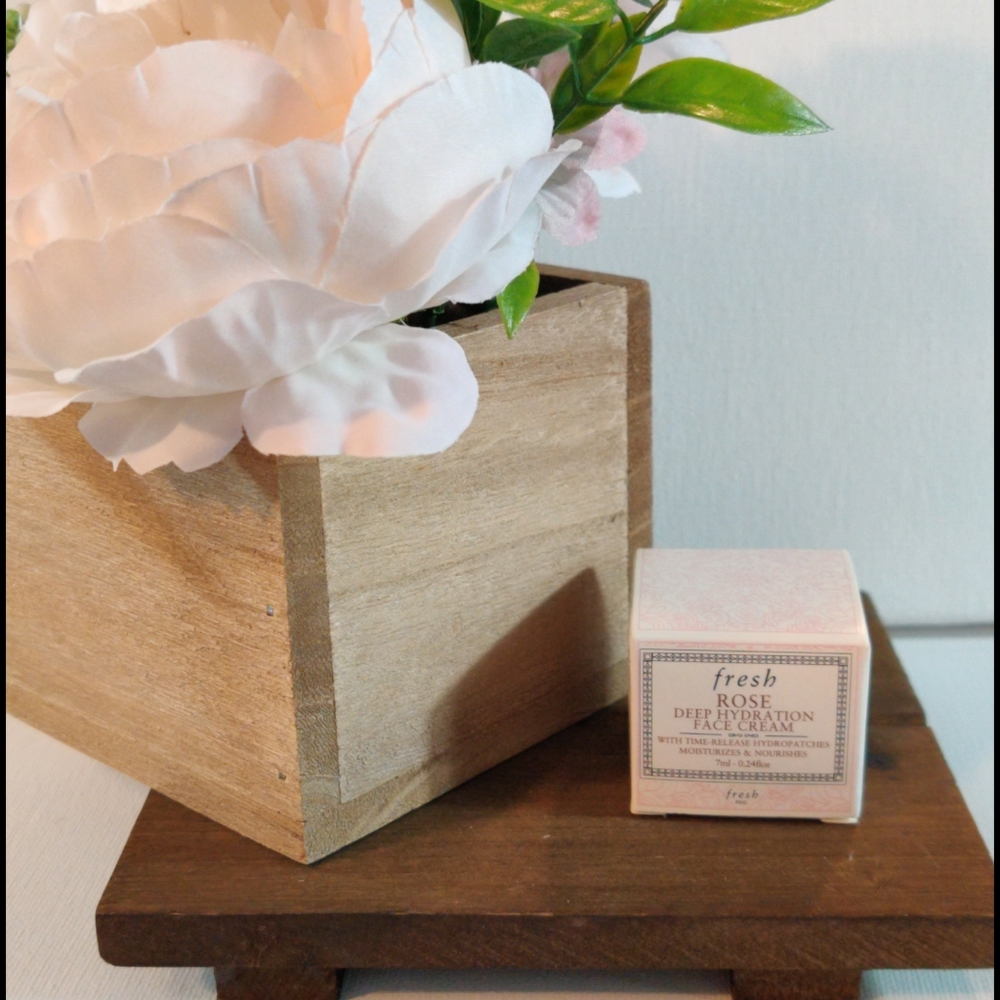 Fresh Rose Deep Hydration Face Cream DELUXE SAMPLE